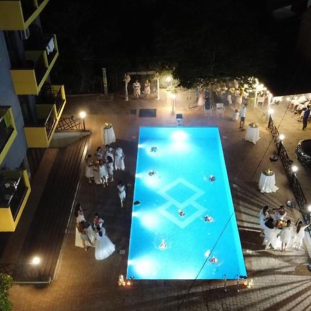Отель Casa Del Mar Квариати Экстерьер фото