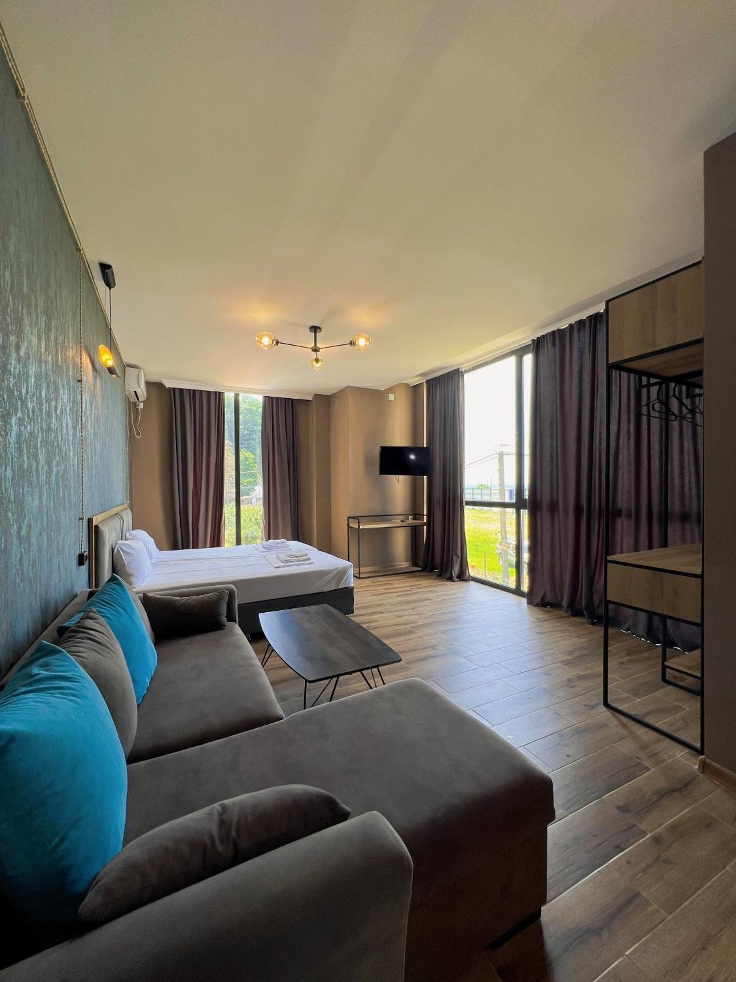 Отель Casa Del Mar Квариати Экстерьер фото