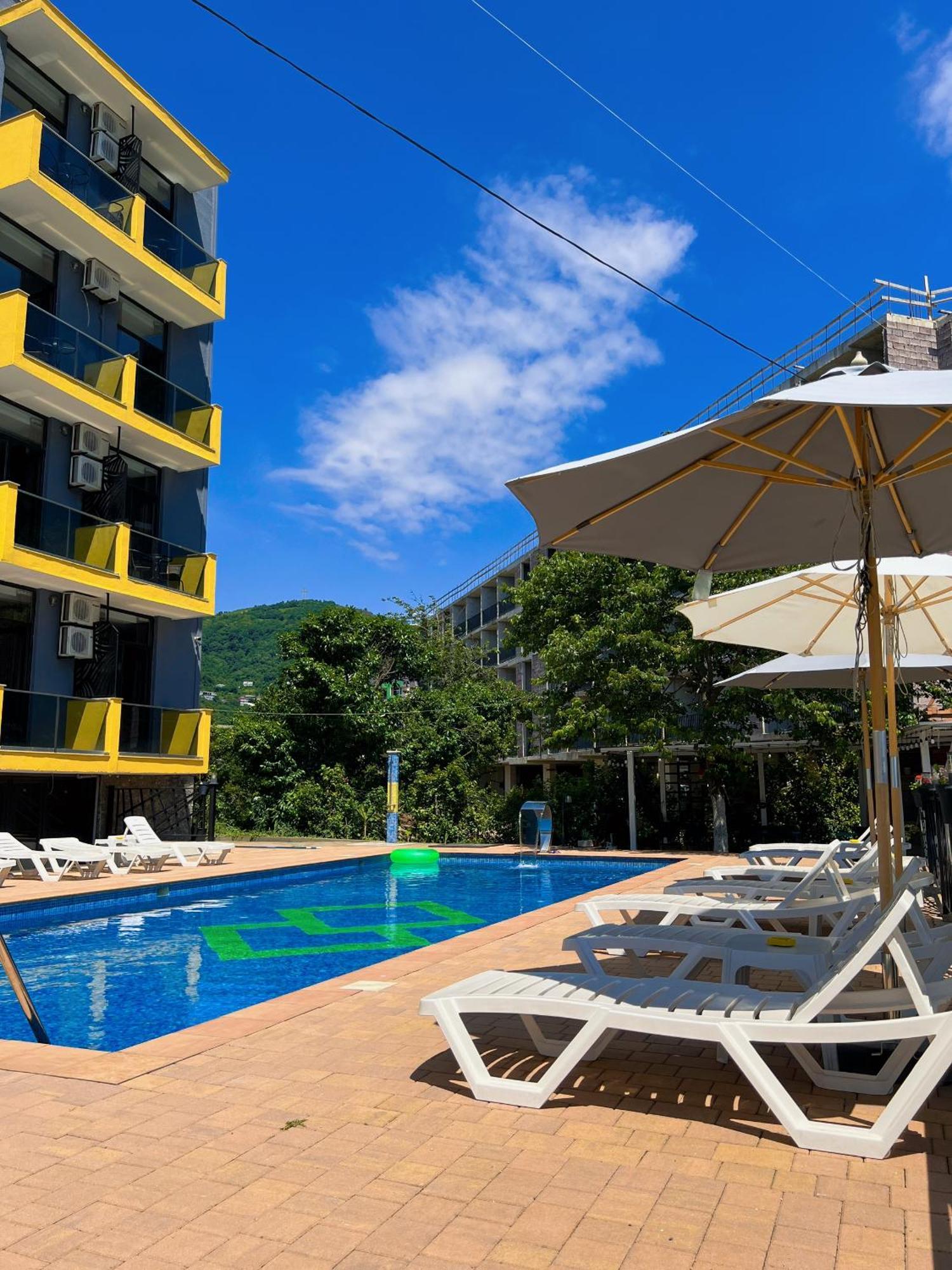Отель Casa Del Mar Квариати Экстерьер фото