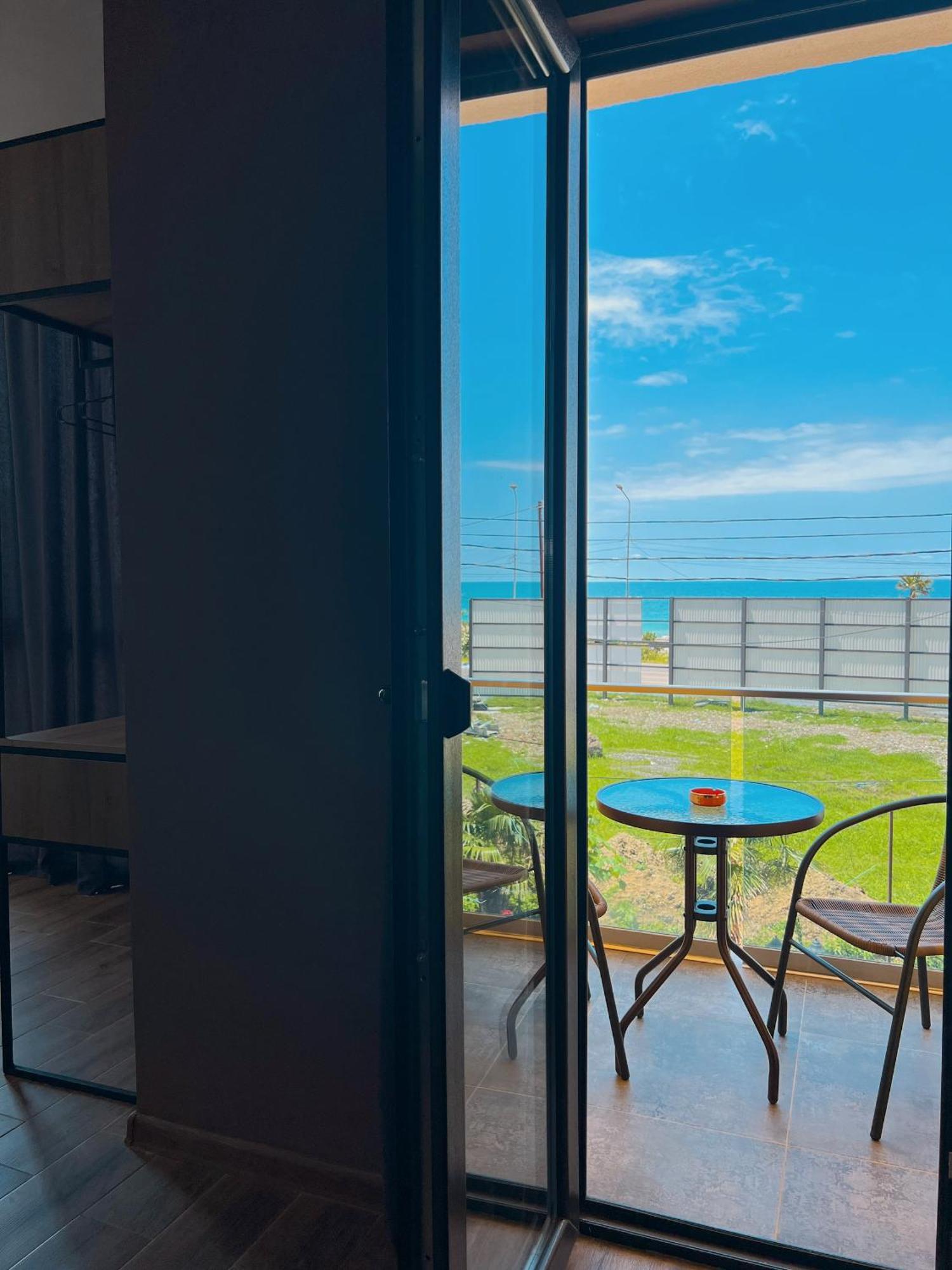 Отель Casa Del Mar Квариати Экстерьер фото