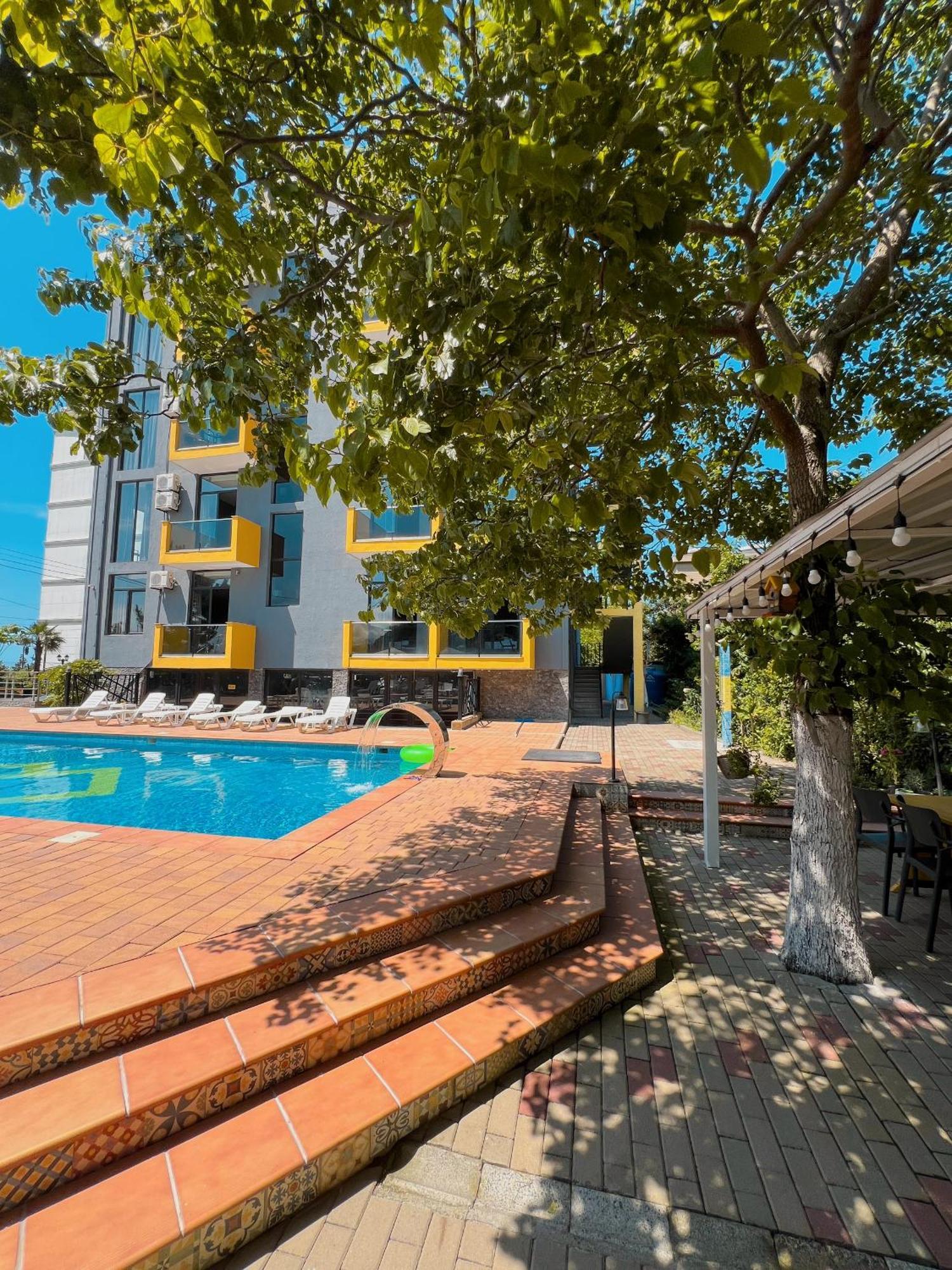Отель Casa Del Mar Квариати Экстерьер фото